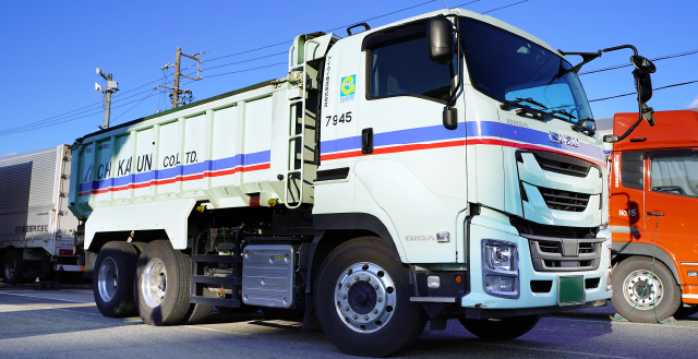 大型土砂禁ダンプ 20t